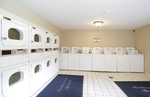 Cozy, modern apartment with bright interiors - Photo 21