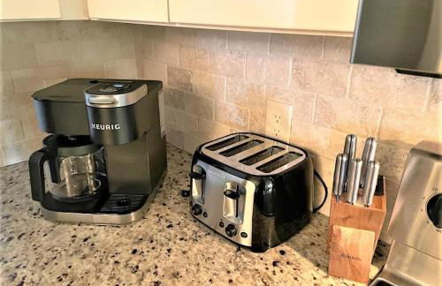 Beachfront Retreat- "The Getaway" - Foto 14