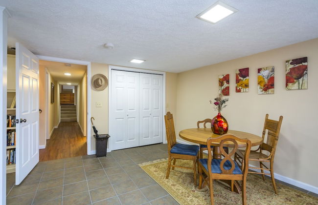 Grand Dream Vacation Home in Nashville 7+ beds! - Photo 12