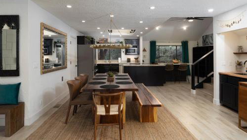 Luxe Boutique-Style Home w/Indoor Hot Tub - Foto 5