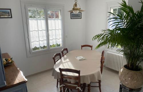 Proche mer, Cour privée et Grand Jardin clos - 2 à 5 personnes - Foto 8