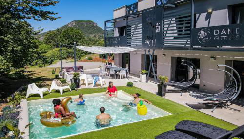 DANDELION GITE SPA Gorges du Tarn piscine jacuzzi rivière vue exceptionnelle villa nature design - Photo 1