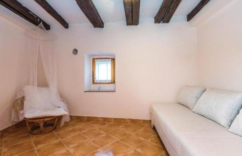 Stunning Home In Jurdani With Wifi - Photo 18