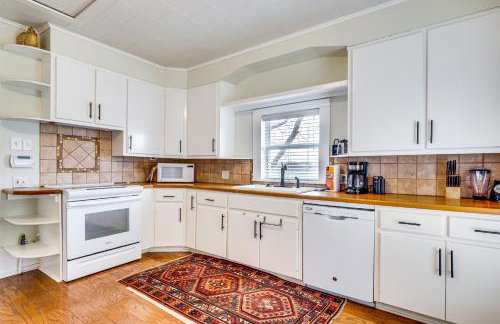 Large Group Getaway in Georgetown with Private Pool! - Foto 28