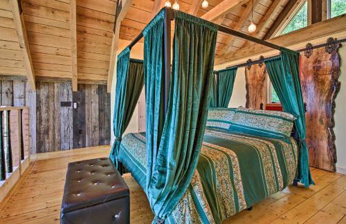 Red Sweetheart Barn Studio with Mtn and River Views! - Foto 14