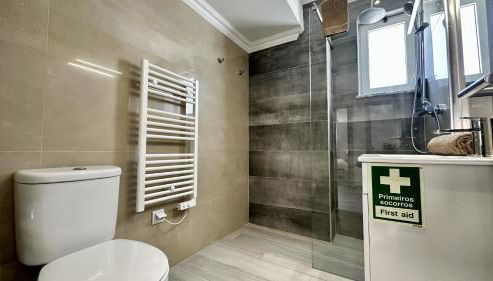 Hibisco 1 by Check-in Portugal - Foto 5, Shower