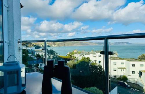 Luxury Sea View Apartment with Multi Room Balcony And Private Onsite Parking Only 300M From the Beach - Foto 1