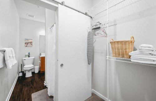 NEW Shoreline 401 2BR Condo Near Downtown and Bay - Foto 24