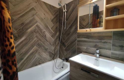 Studio lumineux au Sauze, 4 pers, accès pistes - FR-1-804-62 - Foto 8