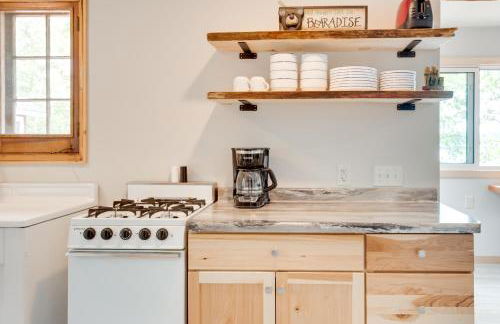 Waterfront Wisconsin Cabin Private Dock, Fire Pit - Foto 11