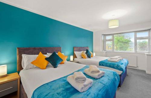 Aisiki Apartments at Barnet, Ground Floor, 2-Bedroom & 1-Bathroom, Pet Friendly Flat, Double Beds with Free Wi-Fi - Foto 6