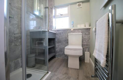 Stylish Loft Apartment by Property Promise - Foto 42