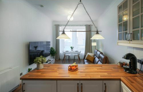 Central 1-bed flat - Walk to shops, pubs and station - Foto 3