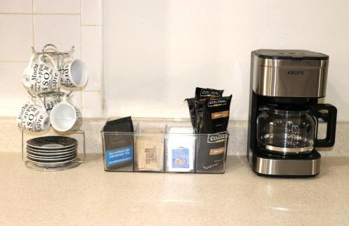 Hidden Sapphire-Apartment with Kitchen and Laundry - Foto 6