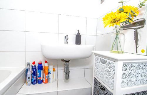 2BR Flat WiFi, Parking Contractors & Families - Foto 36