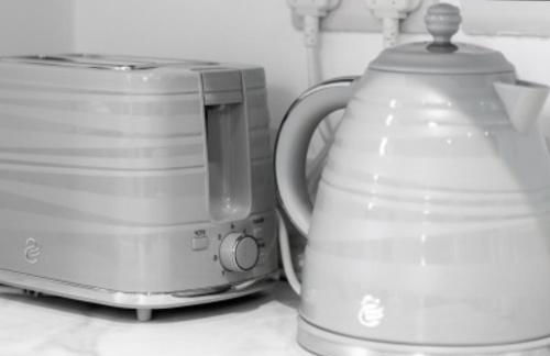 Modern Two Bedroom Apartment - Netflix - Balcony - Secure Parking 2MC - Foto 11