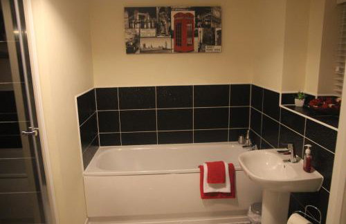 StayNEC Coach House Birmingham - For Company, Contractor & Leisure Stays - NEC, HS2, JLR, Airport - Foto 26