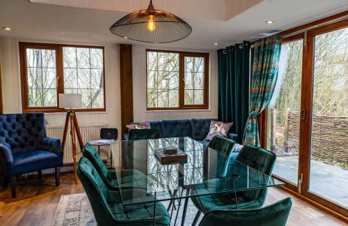 Heron's Perch- A pond-side retreat with cinema room - Photo 22