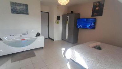 Déols studio balnéo 2-4 pers - wifi - parking - Foto 4