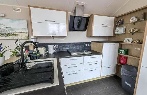 Stunning Caravan With Large Decking At California Cliffs In Norfolk Ref 50001Oc - Foto 14