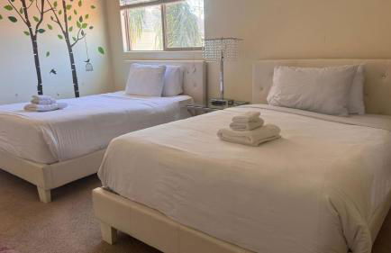 LA Dream Gem - Beautiful Home with Spa - Foto 31