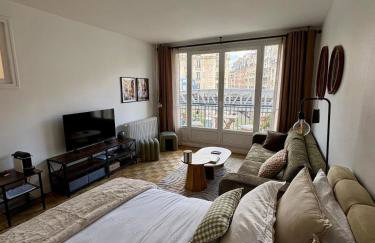 Typical Parisian apartment with balcony, Eiffel Tower - Foto 6