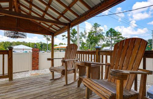 Resort Dock and Boat Ramp Home with Wolf Bay Access - Foto 22