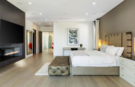 Private LA Retreat w Pool Hot Tub Fire Pit Near Melrose Ave The Martel House by AvantStay - Foto 21