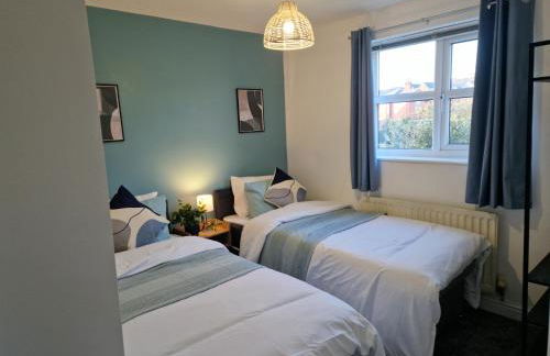 Superb & Beautiful Stourport Home with 7 Beds by PureStay - Foto 26