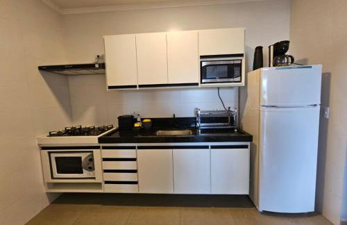 APARTAMENTO PRÓXIMO A PRAIA PISCINA E AREA GOURMET - Foto 44