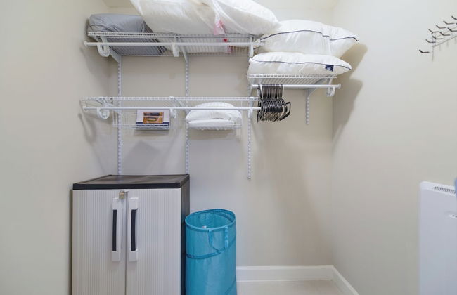 Downtown Doral Condo w-Free Parking - Foto 37