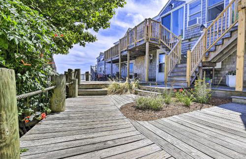 Right on Commercial St! Waterfront Condo with View - Foto 28