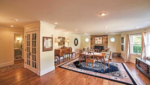 Spacious and Stunning Cleveland Getaway on 1 Acre - Foto 4