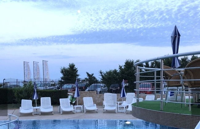 Sea View 1 Bed Apartment With Stunning Ocean Views - Photo 23