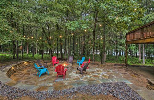 Waterfront Lake Dardanelle Home with Dock and Fire Pit - Foto 31