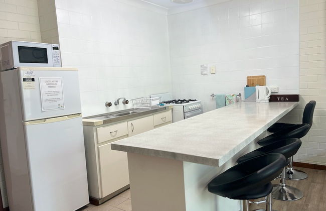 Emu Beach Chalets - Photo 19