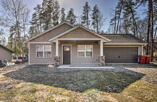 Breezy Point Cabin with Fire Pit - Walk to Lake - Foto 1