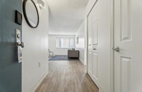 Legacy at Imperial Village 808 I 1 Bed 1 Bath - Foto 10