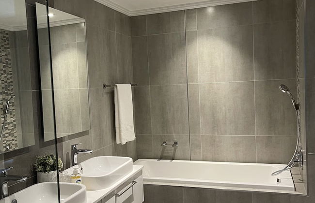 Sandton Smart Apartment Fourteen - Photo 12