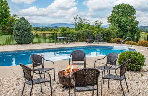 Luxury Getaway Home with Panoramic Views, Pool & Hot Tub! - Foto 50