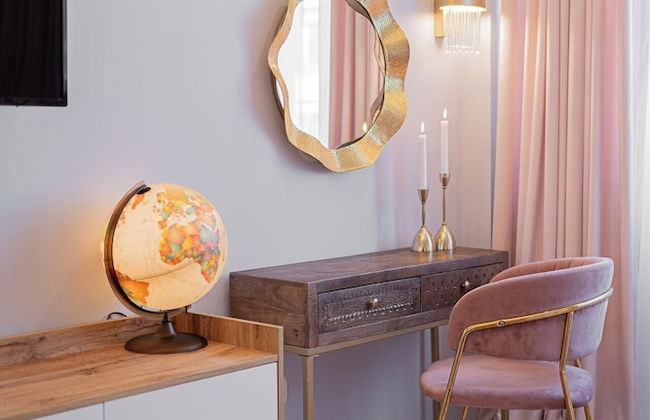 Designer 2-Bedroom Flat with Balcony & Full Amenities Steps from Piata Universitatii - Foto 5