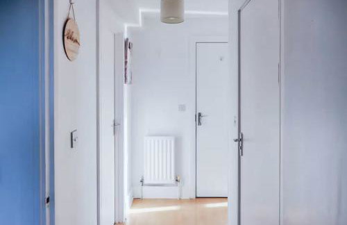 2BR Penthouse Flat in West London Near Elizabeth Line - Foto 23