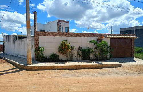 Casa de Férias- Com 2 quartos, Piscina e Churrasqueira - Foto 1