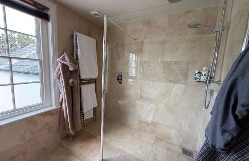 Tranquil Seaside Cottage by NewFo - Photo 34