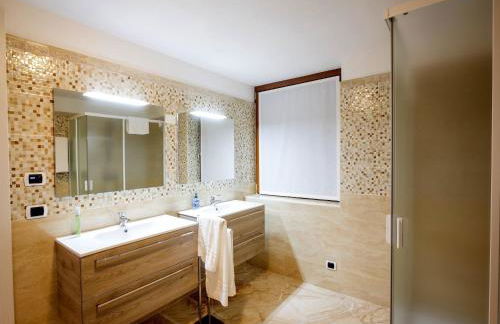 Lakeside Mansion With Pool - Foto 52