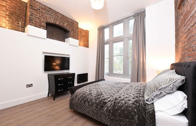Spacious & Modern 2 Bed Apartment at Knightsbridge London - Photo 1