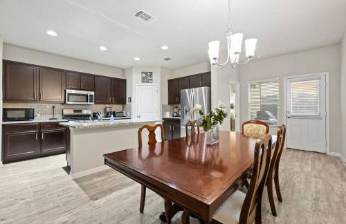 Elegant Home with Cozy Vibes - Foto 25