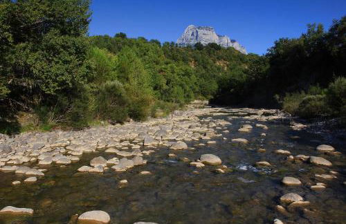 Puerta de Ordesa Garden - Photo 5