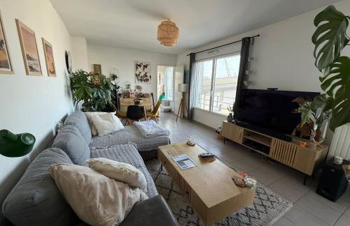 Cité du Vin 2 bedroom apartment - parking space - Foto 1