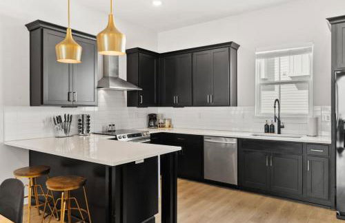 Upscale Townhome 3 miles to Downtown with 2 Car Garage - Foto 20